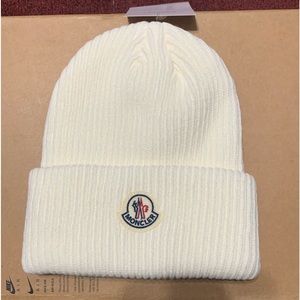 Moncler Beanie (white)